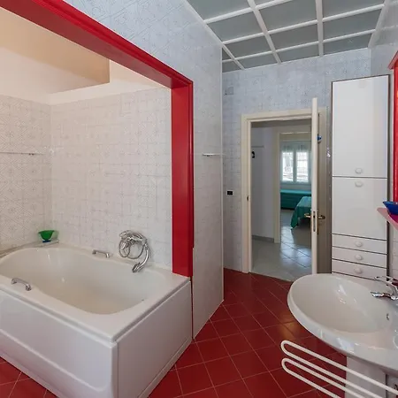 Domitilla House 아파트 피날레리구레